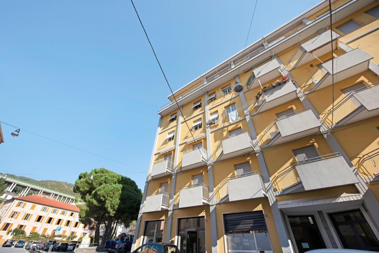 Trilocale Mazzini Con 2 Balconi Lägenhet Varazze Exteriör bild